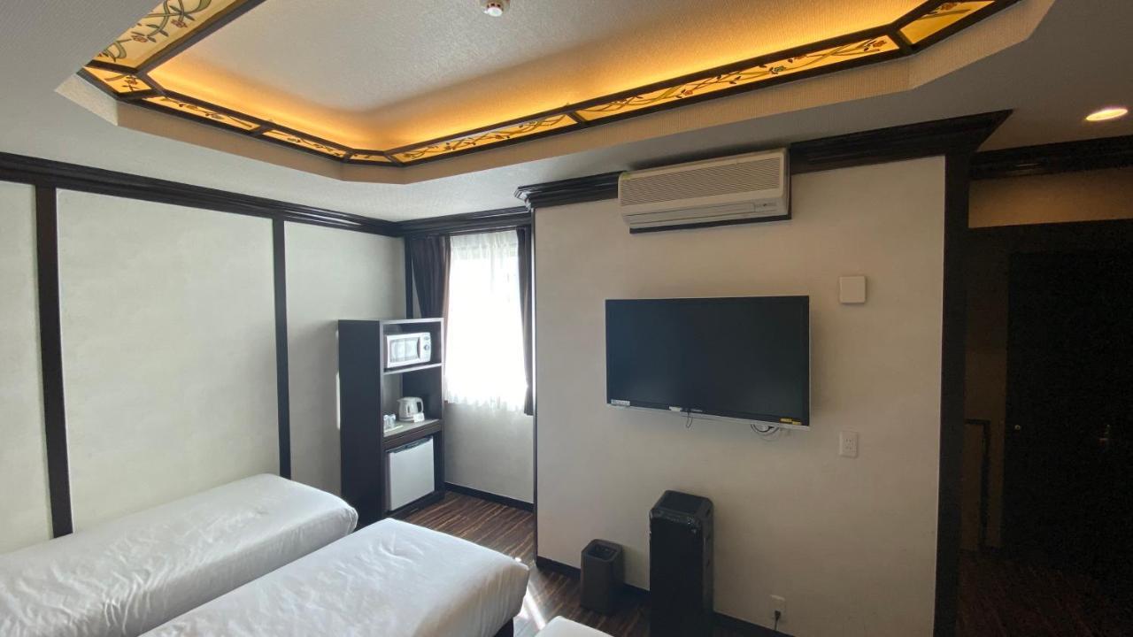 Ginowan Crystal Hotel Exterior foto